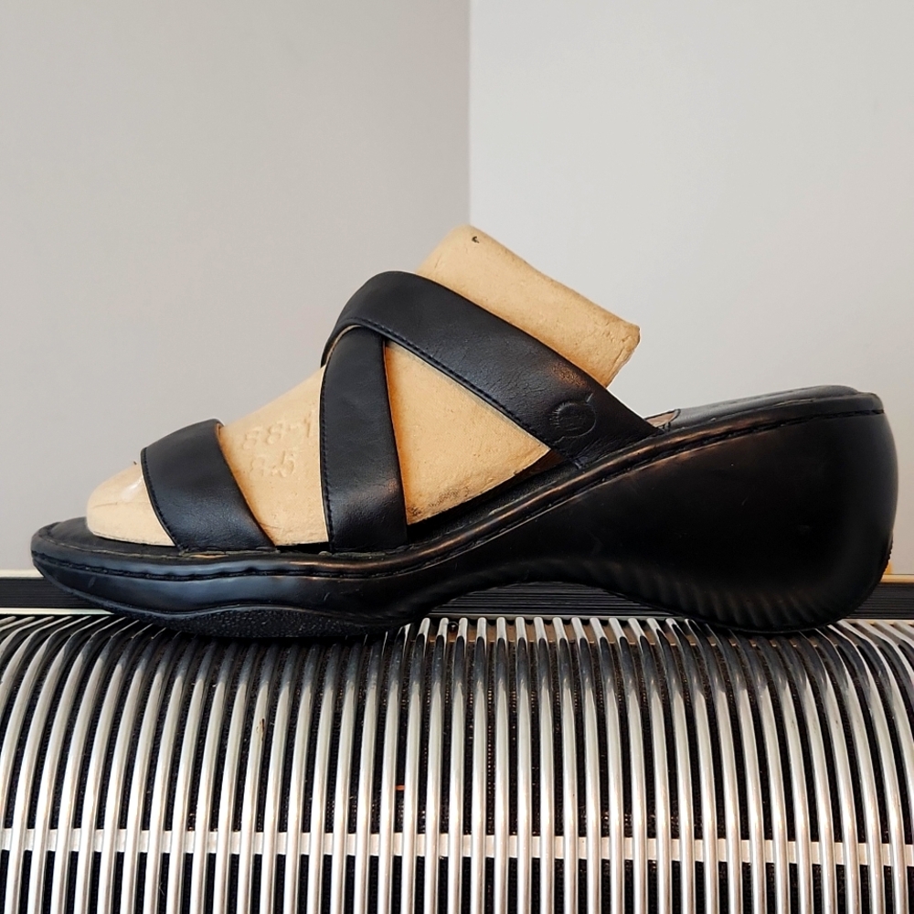 Casual Born Strappy Black Leather Minimalist Wedge Sandals Size 9